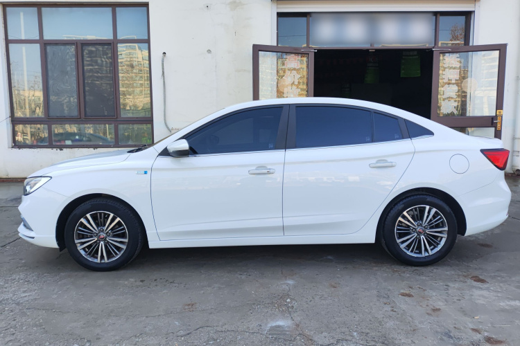 荣威i5 2019款 1.5L 手动4G互联朗豪版车身外观4