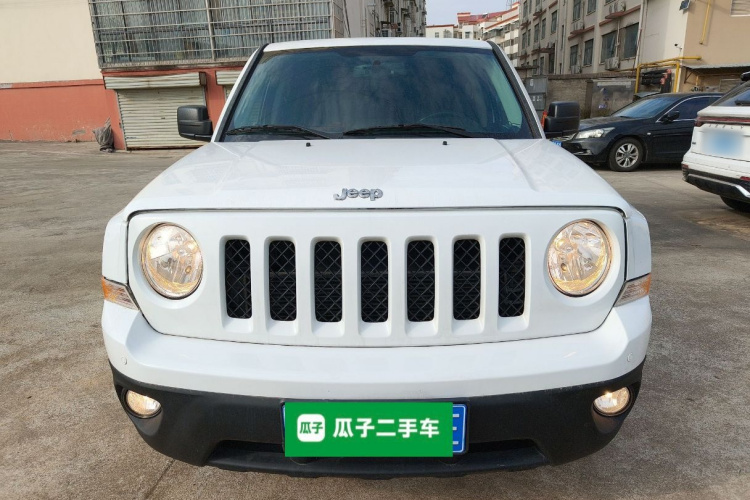Jeep 自由客 2014款 2.0L 运动增强版车身外观6001