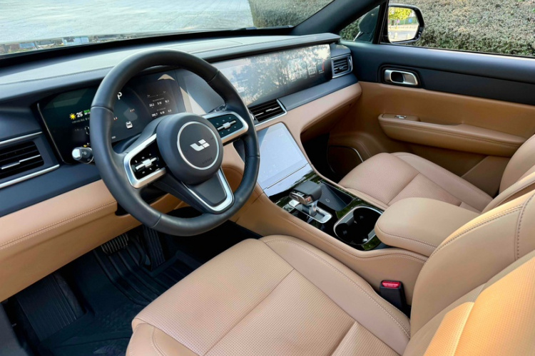 理想汽车 理想ONE 2021款 增程6座版中控内饰7010