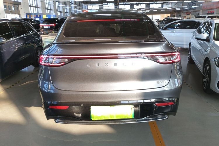 鸿蒙智行 智界R7 2025款 增程 251km Max车身外观6004