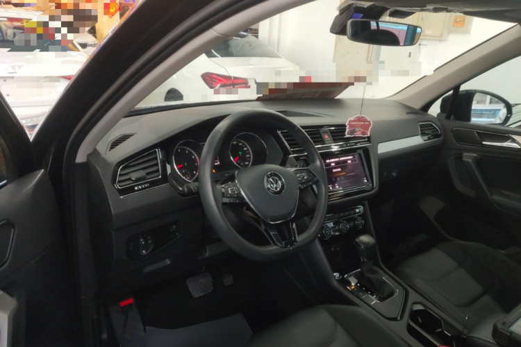 大众 途观L 2018款 改款 330TSI 自动两驱豪华版中控内饰12