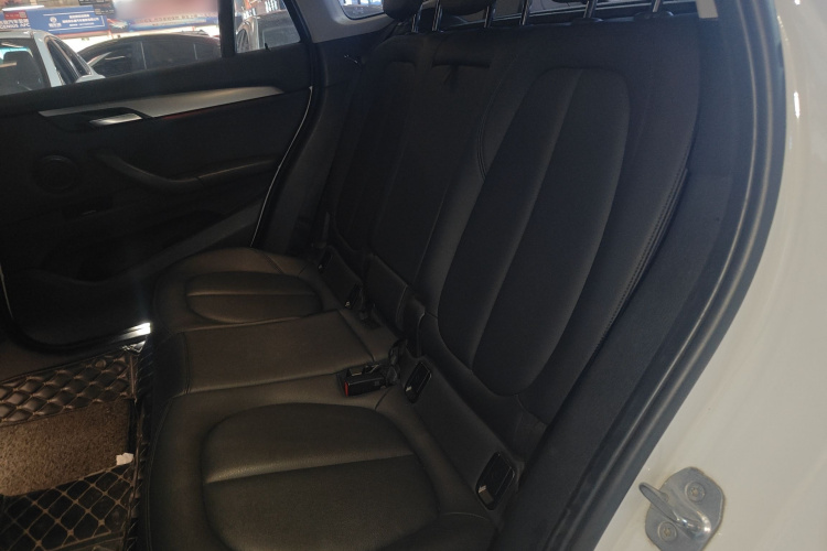 宝马X1 2019款 sDrive20Li 领先型中控内饰21