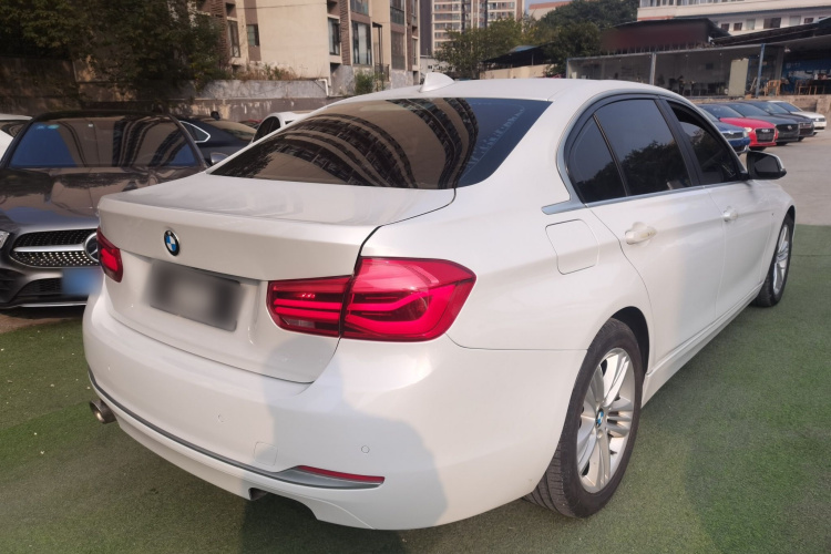 宝马3系 2018款 318Li车身外观7