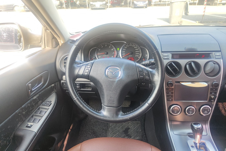 马自达6 2015款 2.0L 自动时尚型中控内饰13