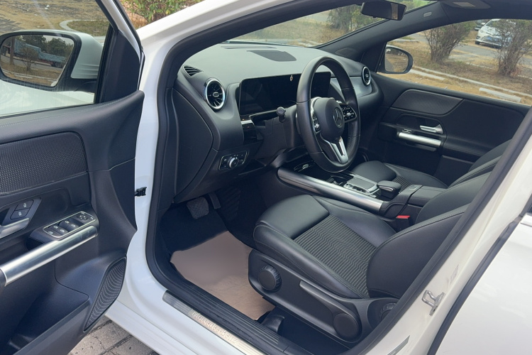 奔驰B级 2020款 B 180中控内饰7003