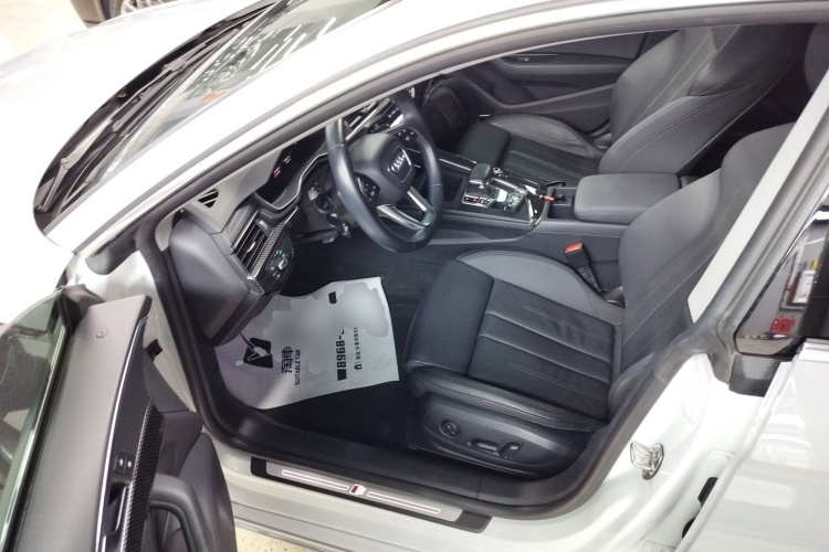 奥迪A5 2021款 Sportback 45 TFSI quattro 臻选动感型中控内饰20