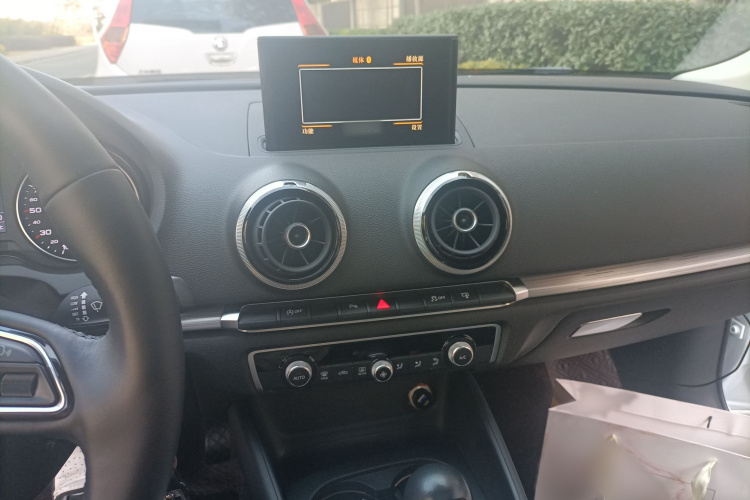 奥迪A3 2016款 Limousine 35 TFSI 风尚型局部细节16