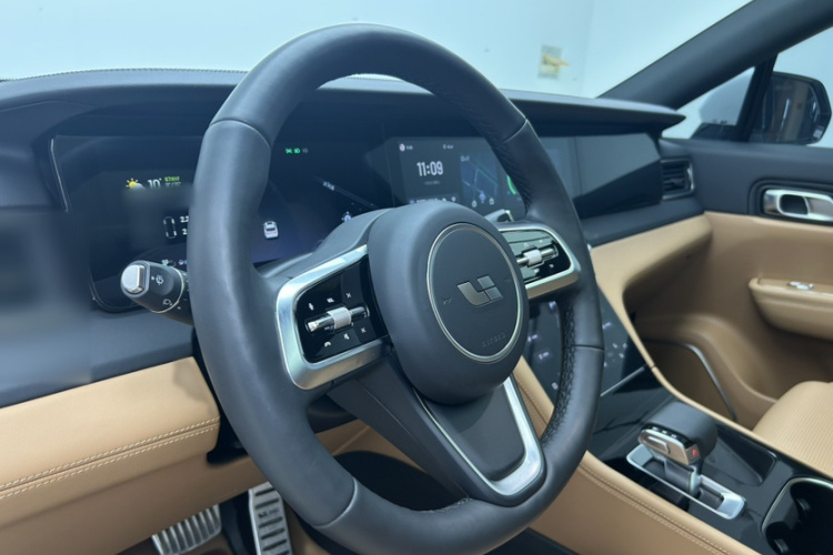 理想汽车 理想ONE 2021款 增程6座版中控内饰7007