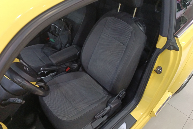 大众 甲壳虫 2015款 180TSI中控内饰19