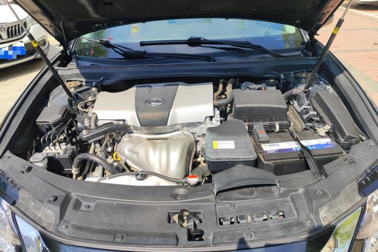 雷克萨斯ES 2016款 200 Midnight特别限量版机舱底盘24