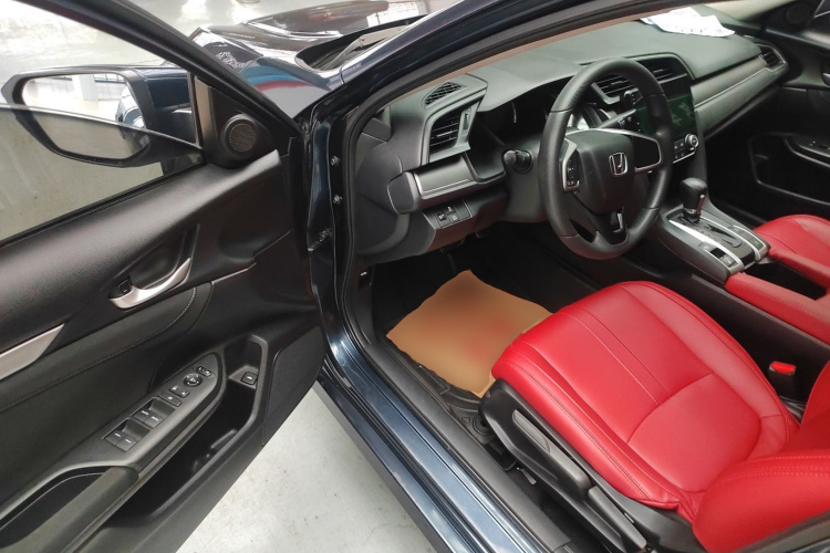 本田 思域 2016款 180TURBO CVT舒适版中控内饰20