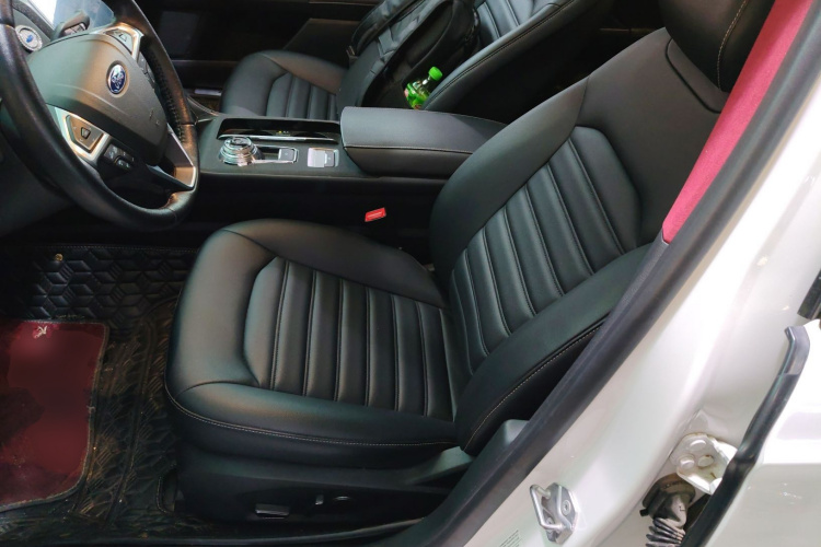 福特 蒙迪欧 2020款 EcoBoost 180 时尚型局部细节19