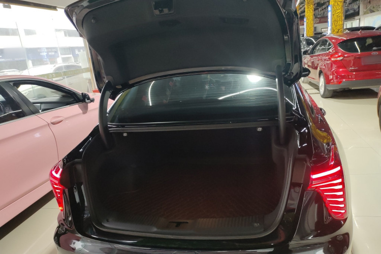 红旗H5 2025款 1.5T DCT旗韵版机舱底盘23