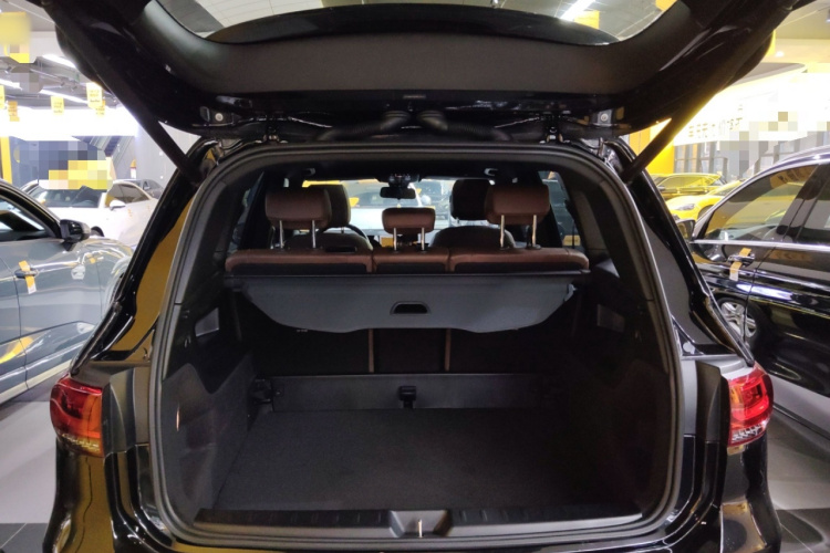 奔驰GLB 2021款 GLB 200 动感型机舱底盘23