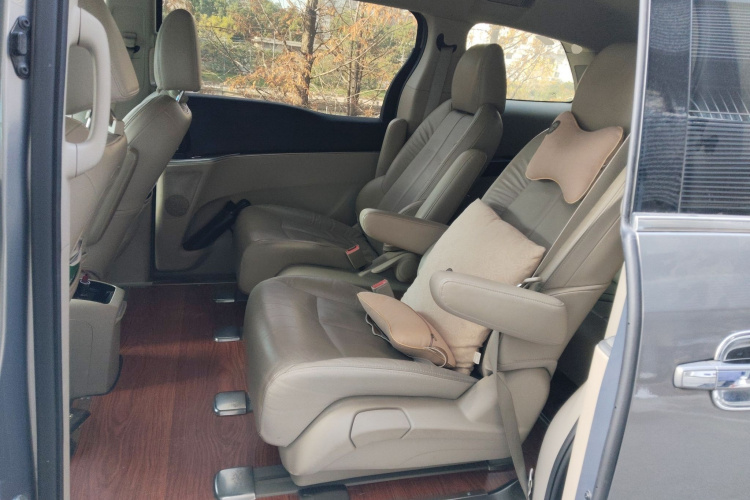 别克GL8 2017款 25S 豪华型 国V中控内饰7004