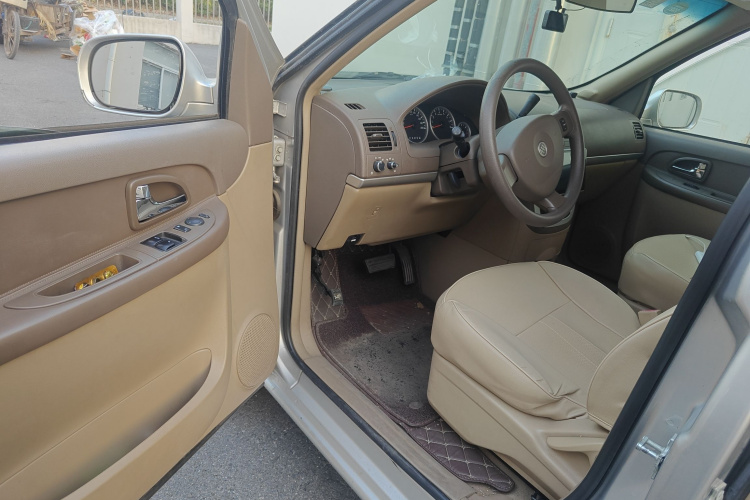 别克GL8 2014款 2.4L 经典版中控内饰7003