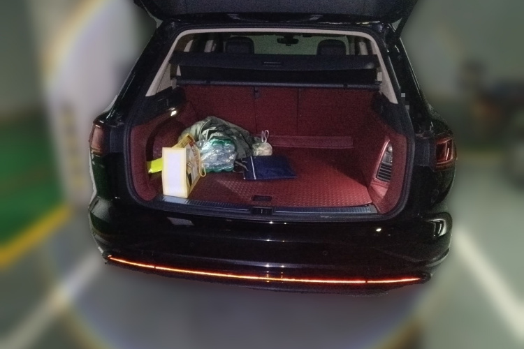 大众 途锐 2023款 3.0TSI 锐享版 曜黑运动套装中控内饰23