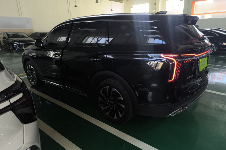 红旗HS7 PHEV 2025款 2.0T PHEV 两驱旗享版 6座车身外观4
