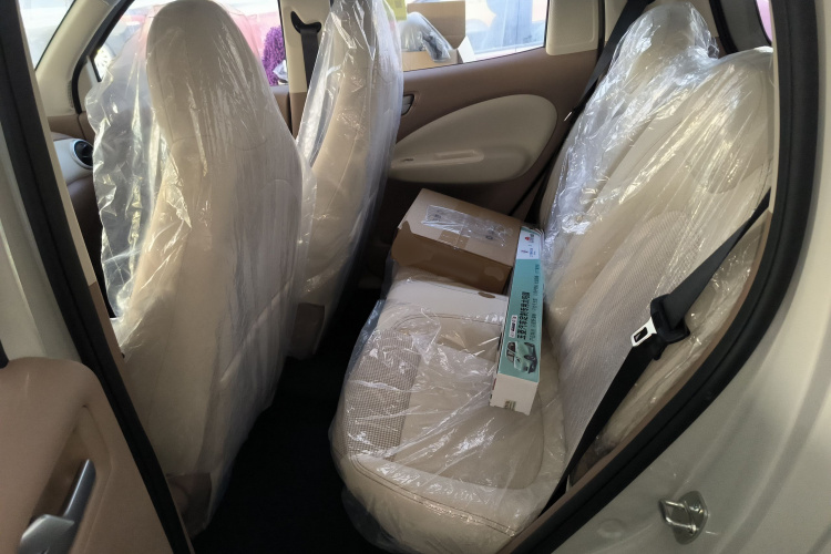 五菱汽车 宏光MINIEV 2025款 四门版 进阶款中控内饰7004