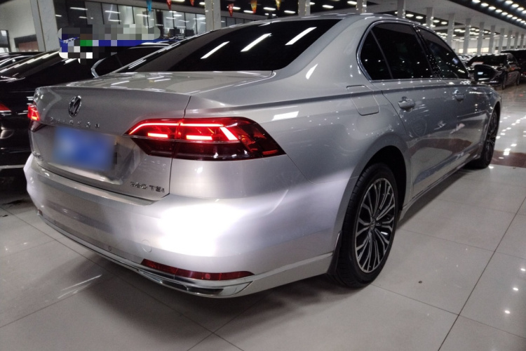 大众 辉昂 2016款 380TSI 两驱至尊版车身外观7