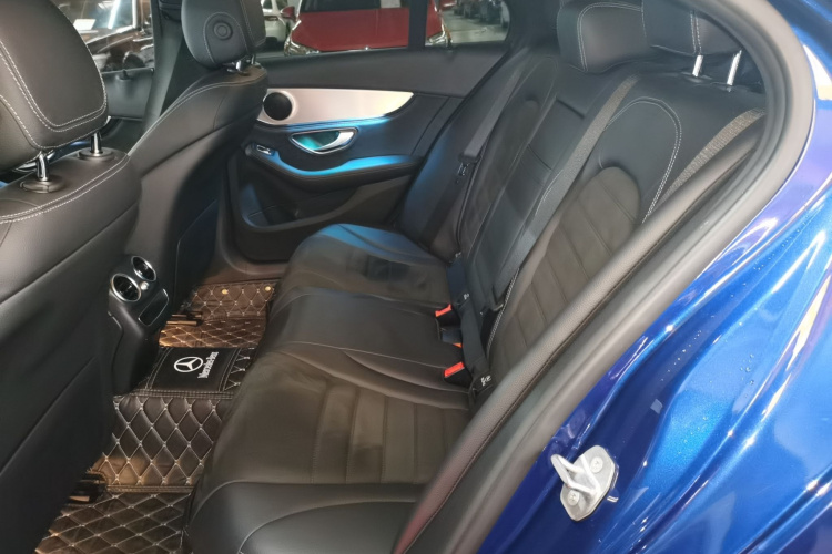 奔驰C级 2019款 C 260 运动版中控内饰7004