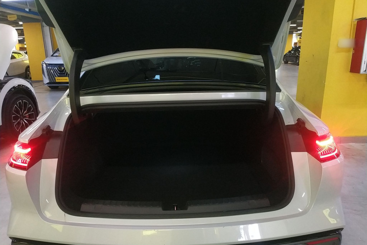 吉利银河 银河星耀8 2025款 130km EM-i 旗舰版机舱底盘23