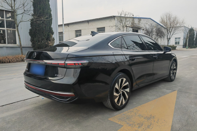 大众 帕萨特 2025款 Pro 380TSI 龙运版车身外观6005