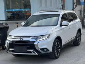 三菱 欧蓝德 2018款 2.0L 两驱荣耀版 5座