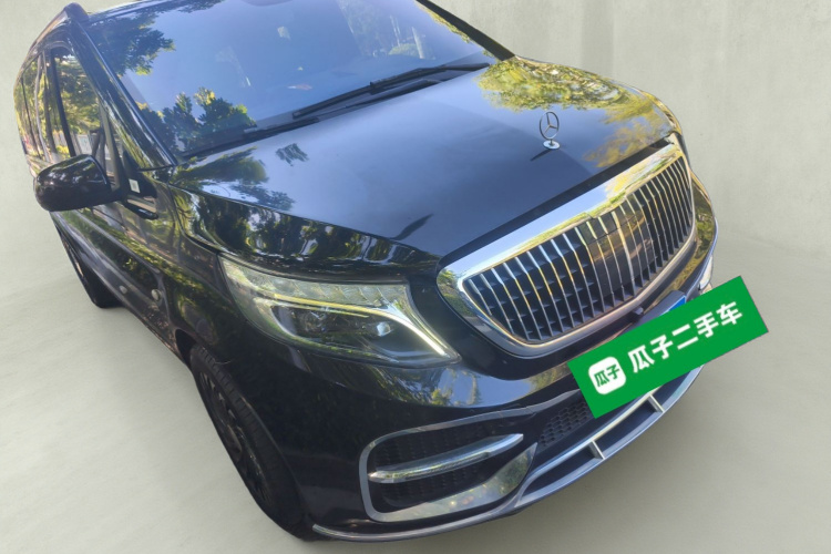 奔驰 威霆 2020款 2.0T 精英版 7座车身外观3