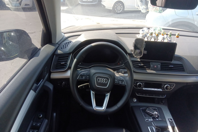 奥迪Q5L 2020款 改款 40 TFSI 荣享时尚型中控内饰13