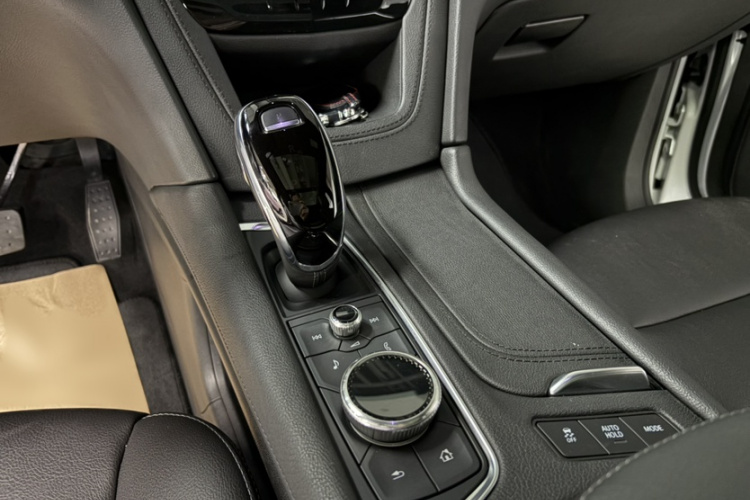 凯迪拉克XT5 2021款 28T 豪华型中控内饰7015