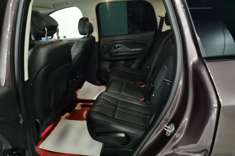 蔚来ES8 2018款 355KM 基准版 七座版中控内饰7004