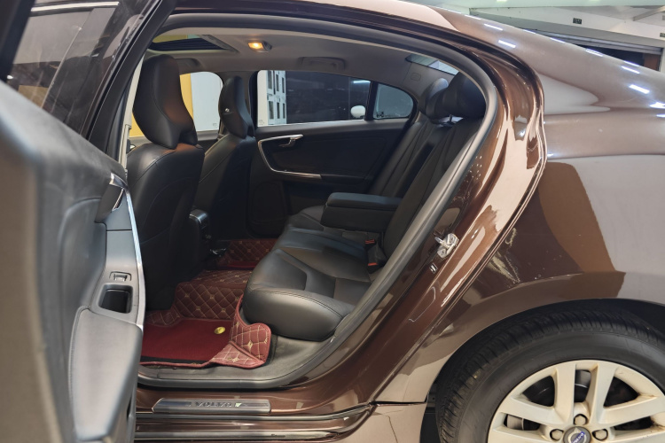 沃尔沃S60 2017款 S60L T3 智进版车身外观6007