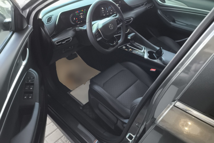 长安 逸动 2022款 PLUS 1.6L GDI CVT豪华型中控内饰20