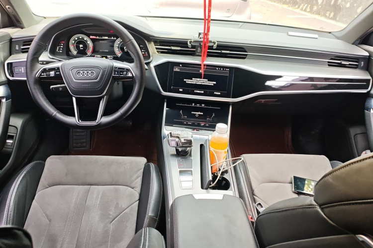 奥迪A6L 2023款 改款 45 TFSI 臻选动感型中控内饰7002