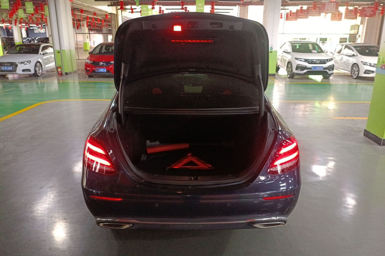 奔驰E级 2019款 E 300 L 时尚型局部细节23