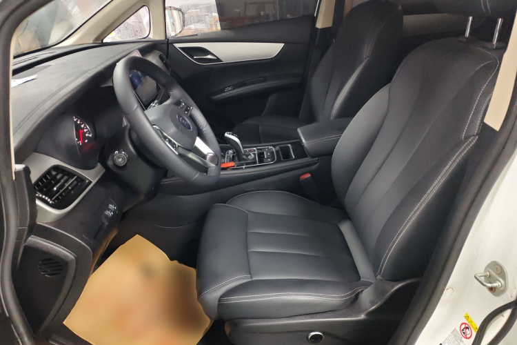 比亚迪 宋MAX 2021款 升级版 1.5T 自动尊贵型 7座中控内饰19