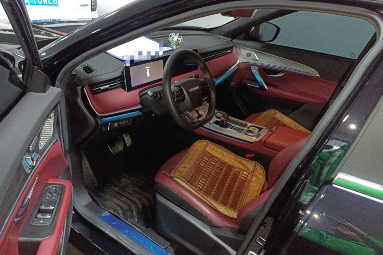 捷途X70 PLUS 2023款 1.5T DCT勇者PLUS 5座中控内饰20