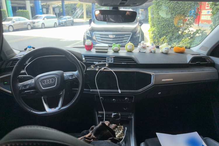 奥迪Q3 2022款 35 TFSI 进取动感型中控内饰12
