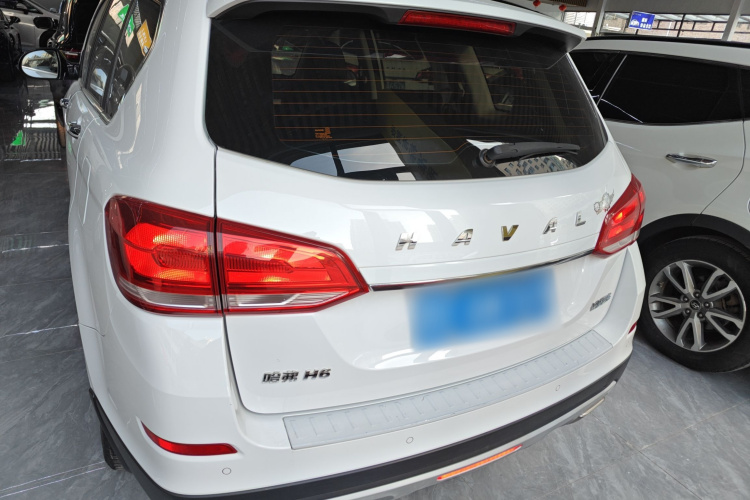哈弗H6 2021款 运动版 1.5T 自动精英智联型 六边形格栅车身外观6