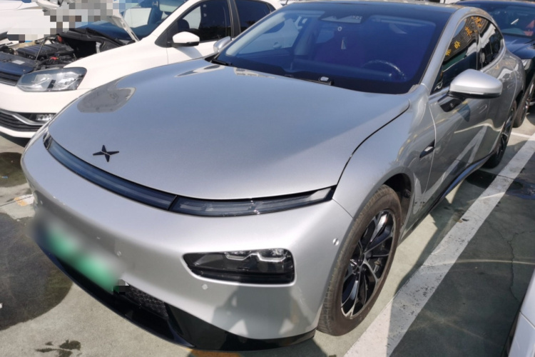 小鹏P7 2022款 625E车身外观1