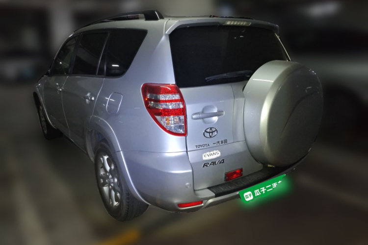 丰田 RAV4荣放 2011款 2.0L 自动豪华版车身外观6003