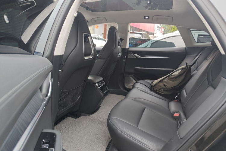 极氪001 2022款 长续航双电机 WE版中控内饰7004