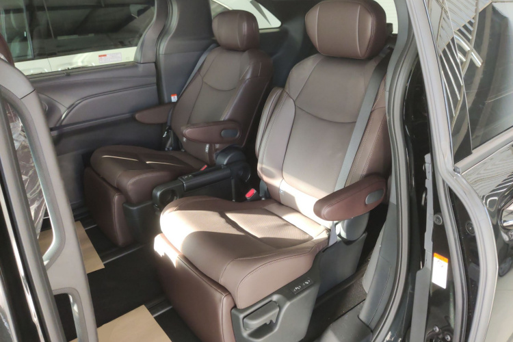 丰田 格瑞维亚 2026款 2.5L混动 尊贵PLUS四驱版中控内饰21