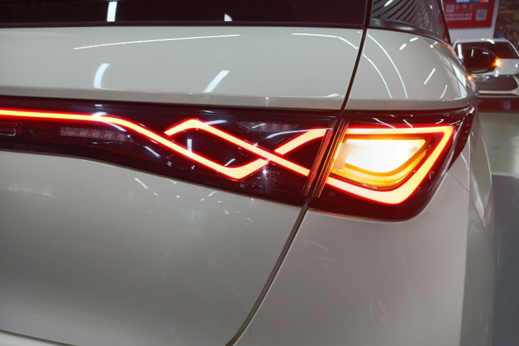 比亚迪 海豚 2021款 405km 时尚版车身外观6001