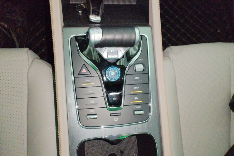 比亚迪 元PLUS 2023款 冠军版 510KM 超越型局部细节18