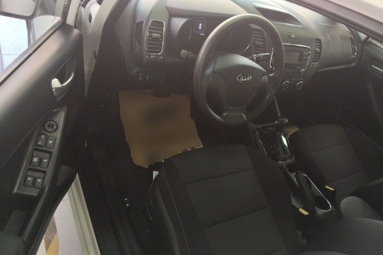 起亚K3 2016款 1.6L 自动天窗版中控内饰20