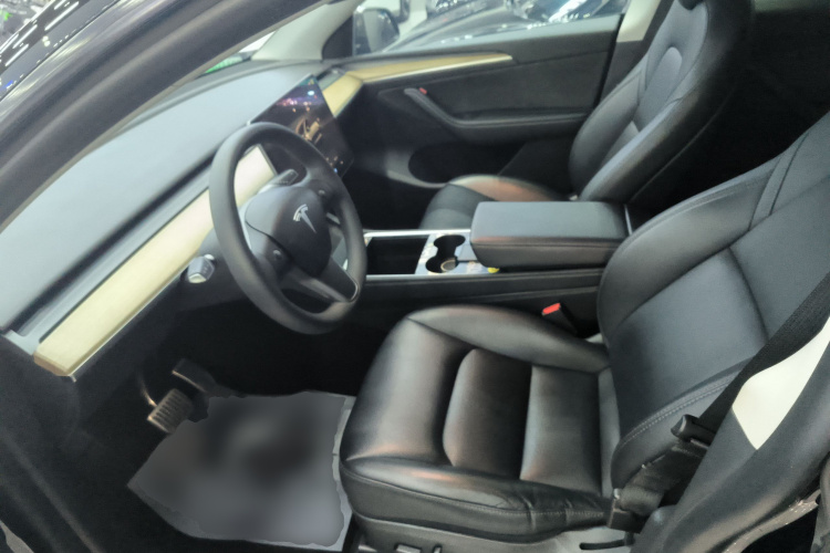 特斯拉 Model Y 2022款 改款 长续航全轮驱动版中控内饰19