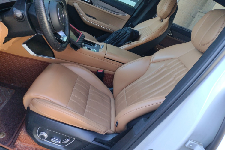 领克09 EM-P 2023款 2.0TD EM-P 远航版PM 七座中控内饰19