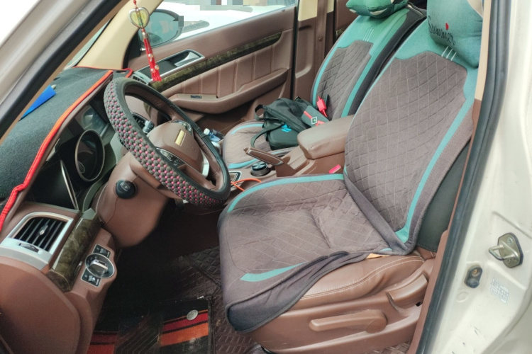 猎豹汽车 猎豹CS10 2017款 2.0T 手动风尚型中控内饰19